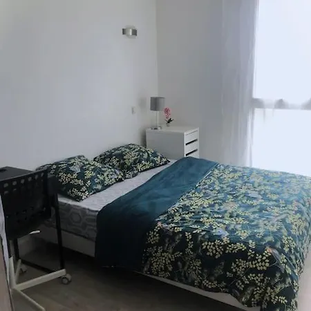 Entier 3 Chambres- 10 Min Centre *