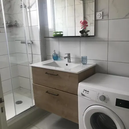 Entier 3 Chambres- 10 Min Centre Lägenhet Le Mans